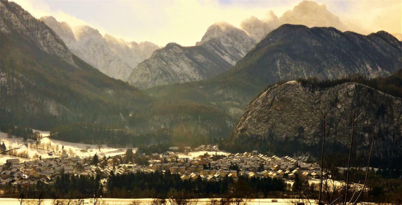 Вилла Mountain View Glamping Довье Экстерьер фото